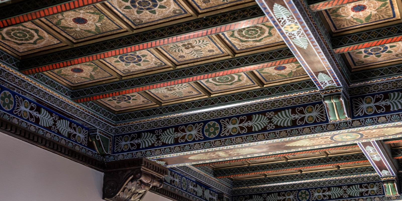 Photo of hand painted ceiling in courtroom 2FMJ