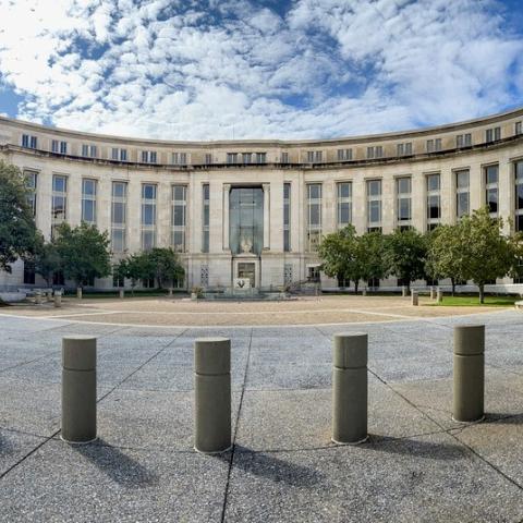 Photograph of the ALMD Modern Courthouse by Art Meripol